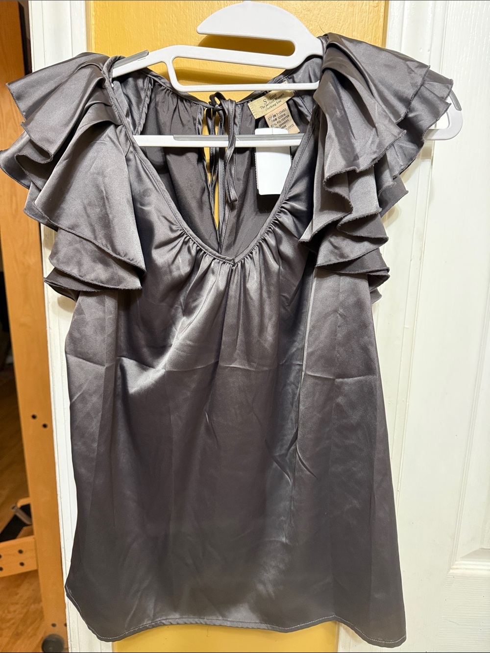 S Line Ruffled Satin Top Gray V-Neck Layered Flutter Sleeve Tie Front Size M
